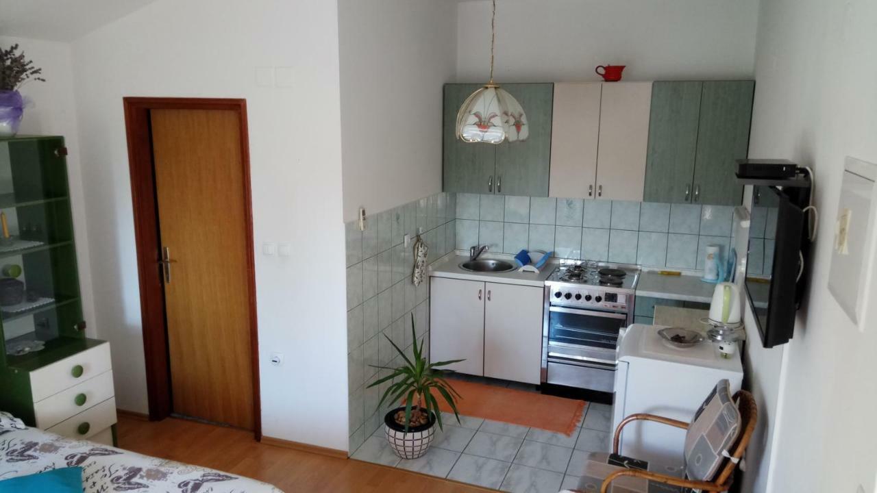 Apartments Stivic Pinezići エクステリア 写真